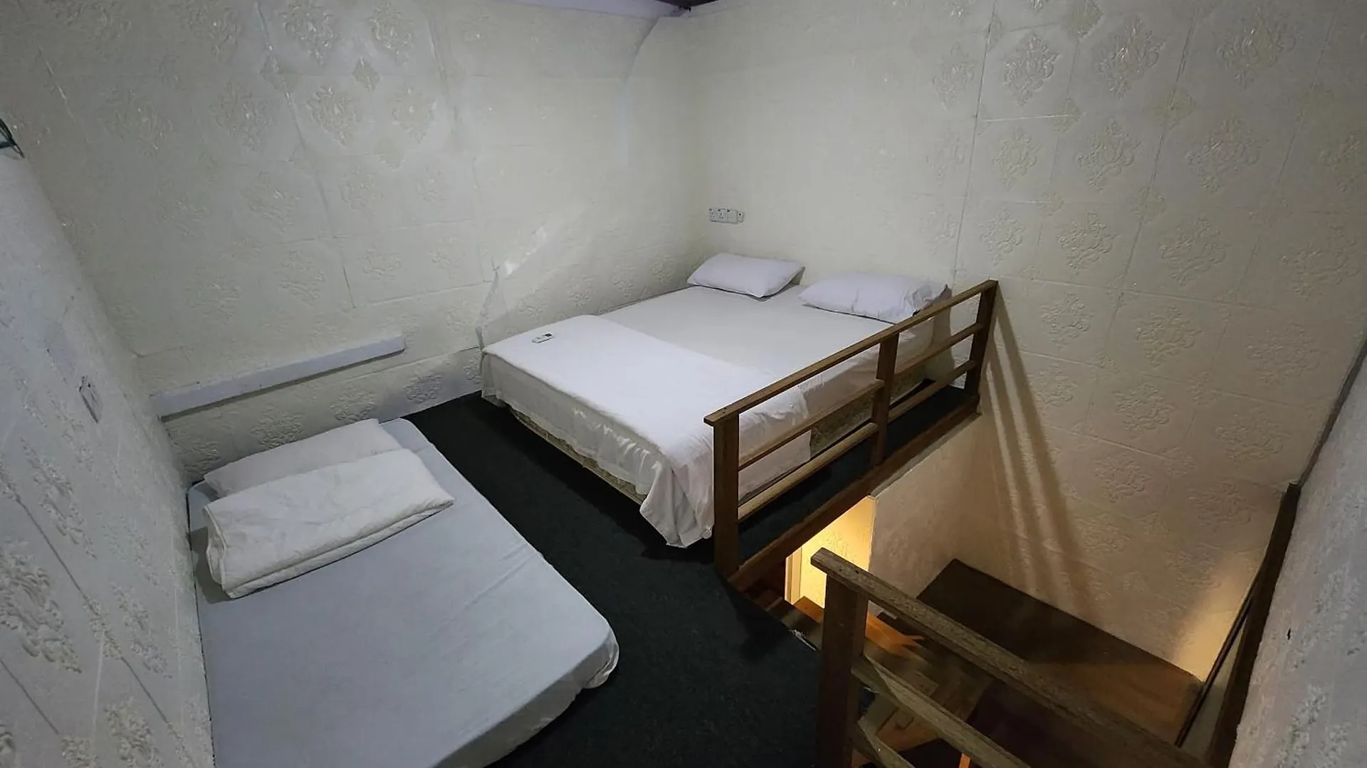Guest house Dou Houz Georgetown Hotel
